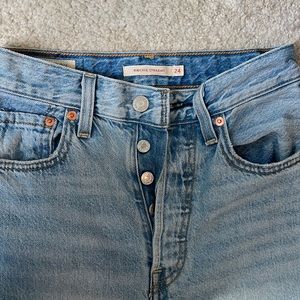 Levi’s Light wash rib cage straight